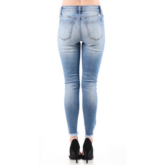 🔥CLEARANCE🔥 Distressed Fray Hem Skinny Jean Sz 23 - Picture 4 of 5